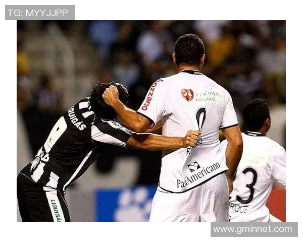 足球明星掏裤兜瞬间大揭秘精彩合集图片分享